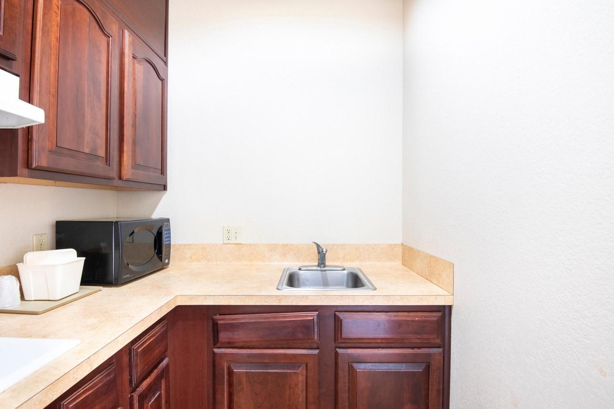Oyo Townhouse Clute Lake Jackson Extérieur photo