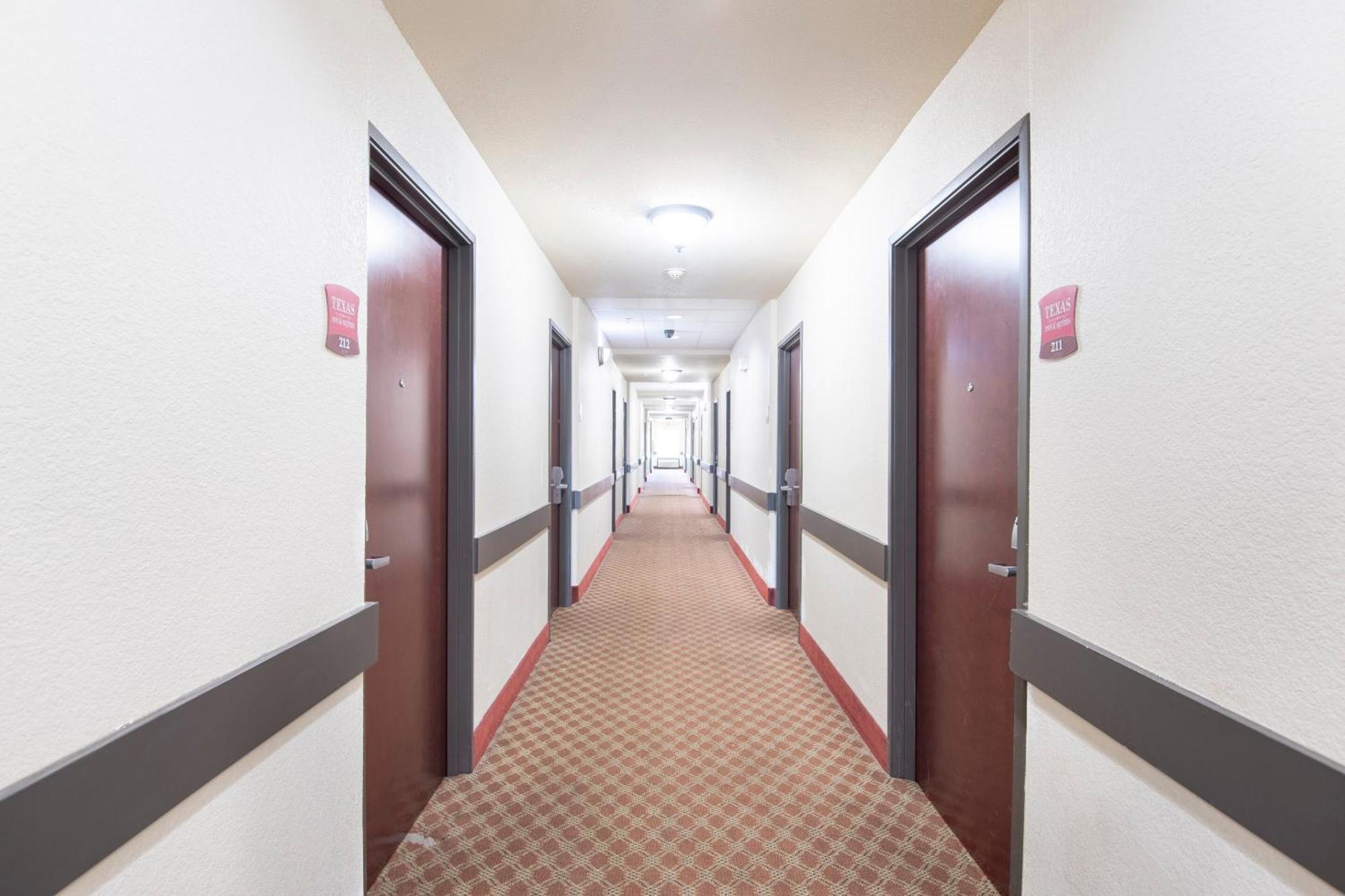Oyo Townhouse Clute Lake Jackson Extérieur photo