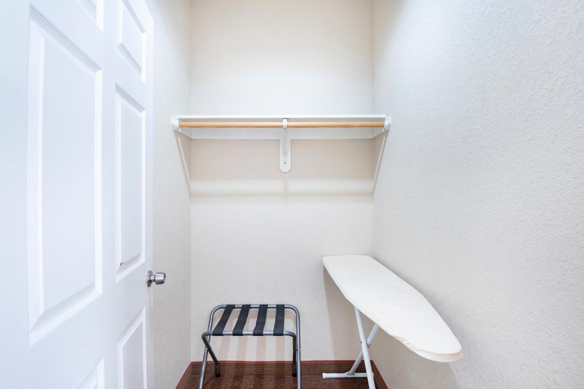 Oyo Townhouse Clute Lake Jackson Extérieur photo