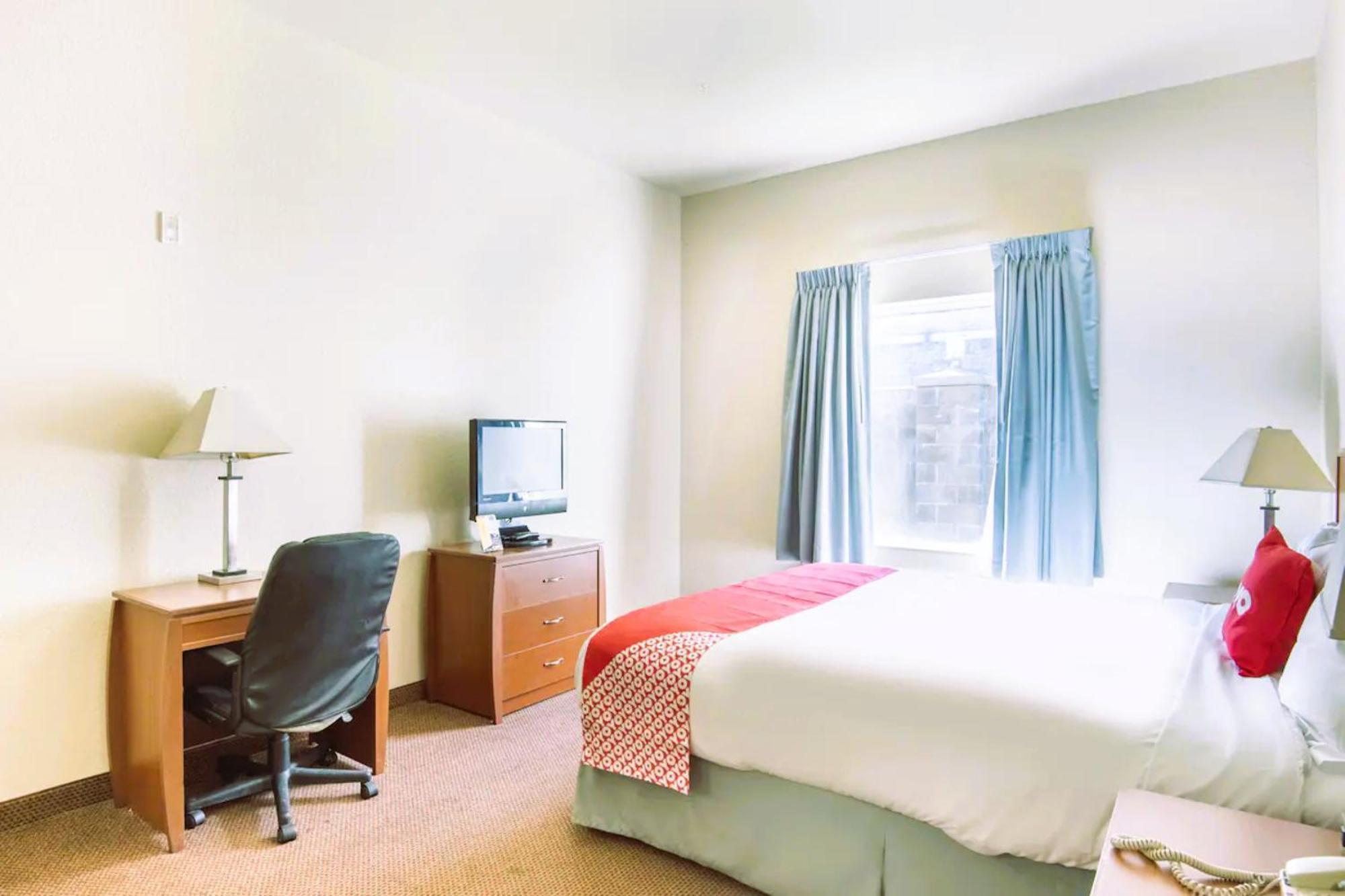 Oyo Townhouse Clute Lake Jackson Extérieur photo
