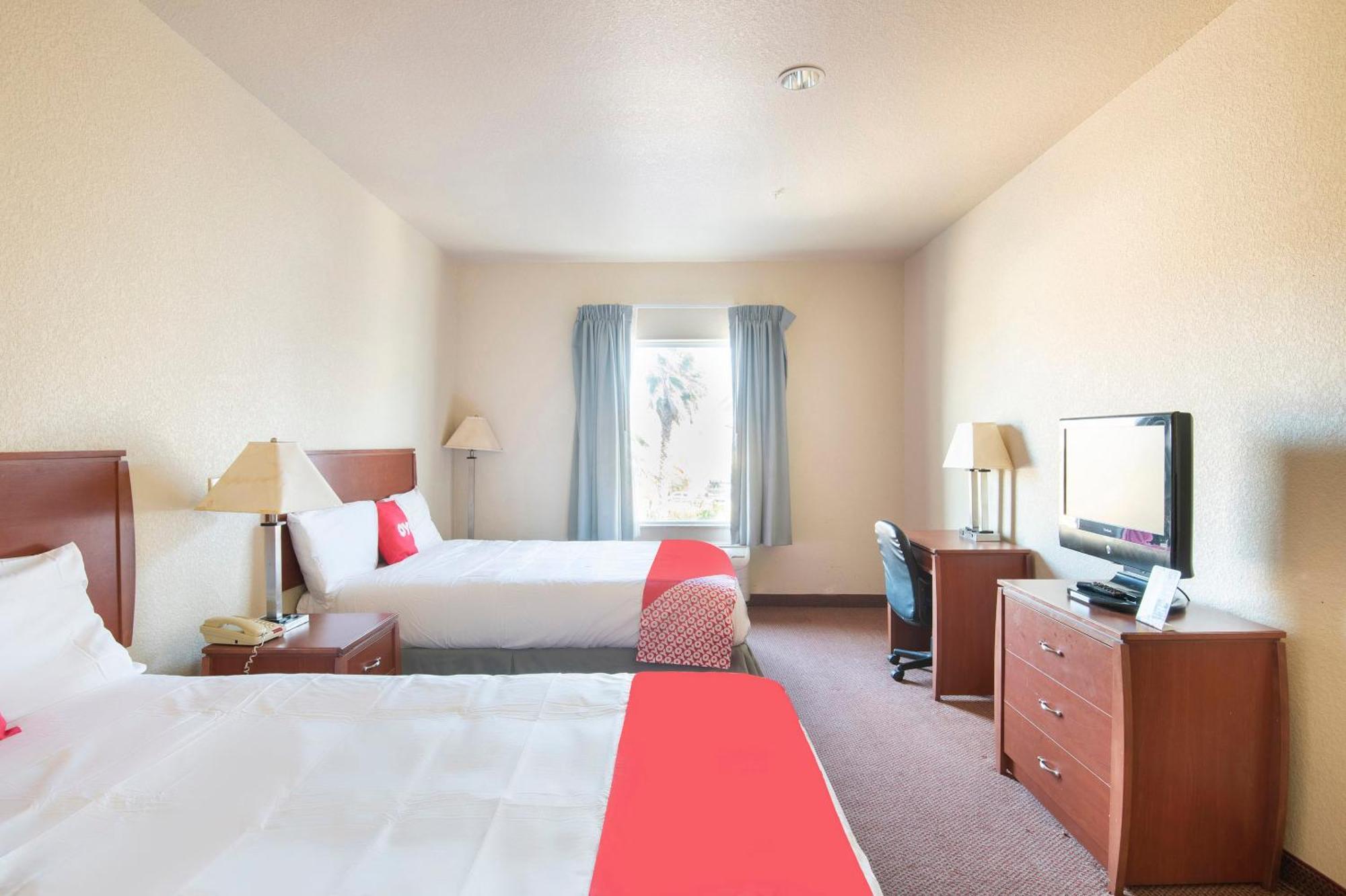 Oyo Townhouse Clute Lake Jackson Extérieur photo